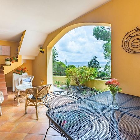 Aetos Home With Shared Swimming Pool - Porto Pino Hill エクステリア 写真