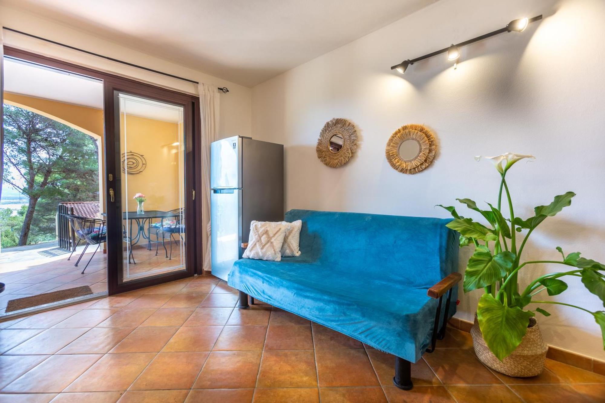 Aetos Home With Shared Swimming Pool - Porto Pino Hill エクステリア 写真