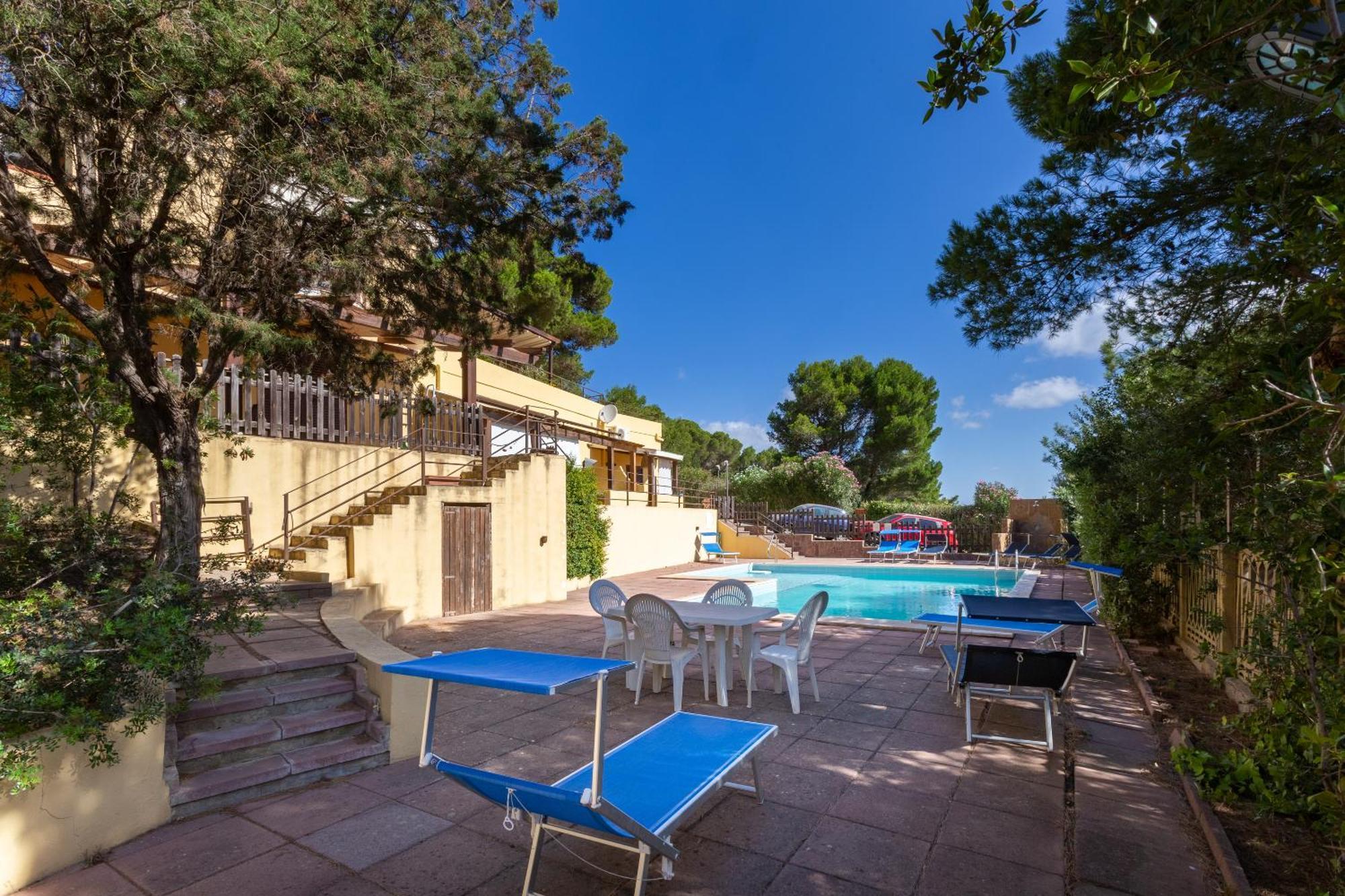 Aetos Home With Shared Swimming Pool - Porto Pino Hill エクステリア 写真